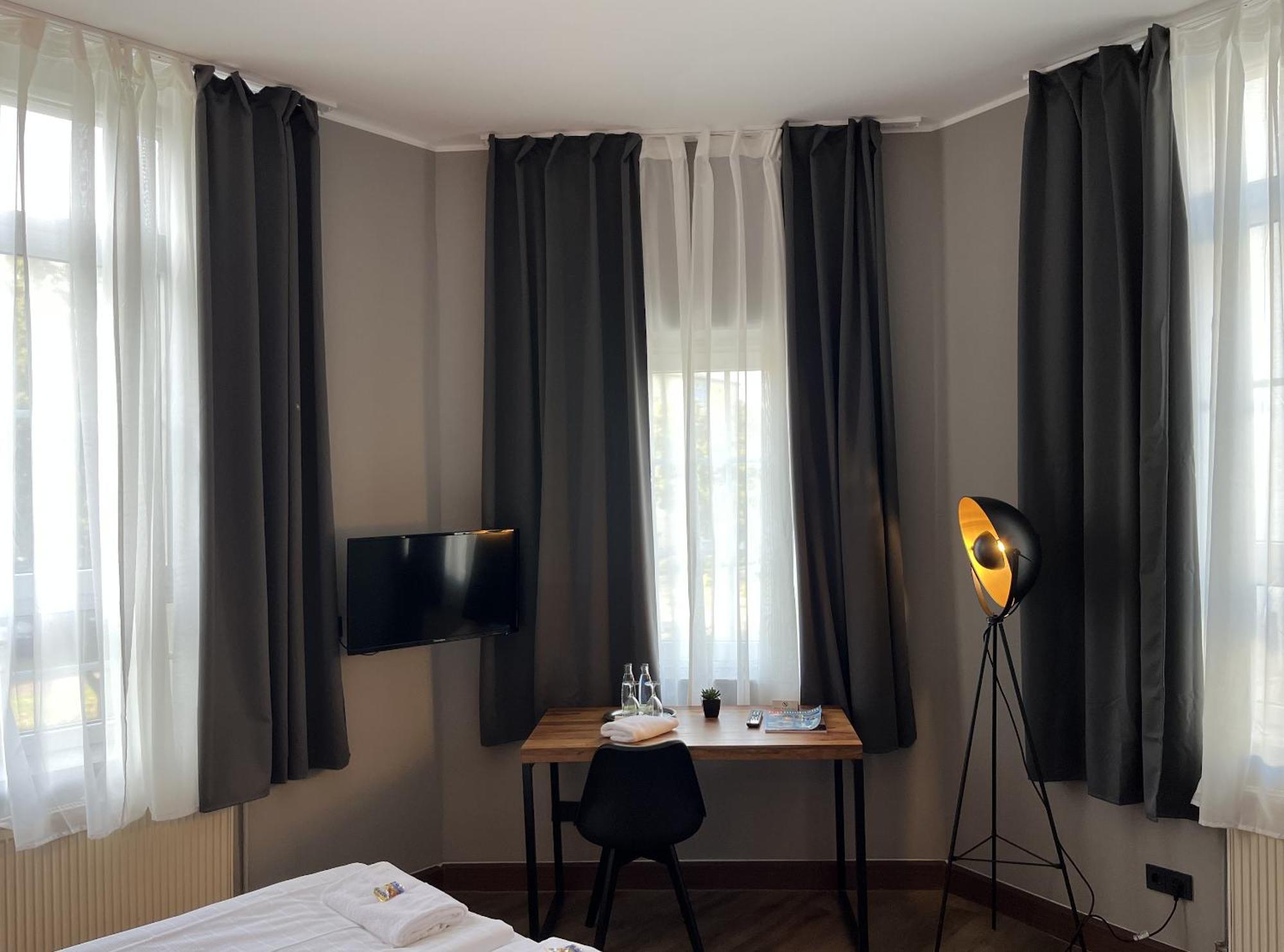 Hotel Restaurant Zum Loewen Duisburg Zewnętrze zdjęcie