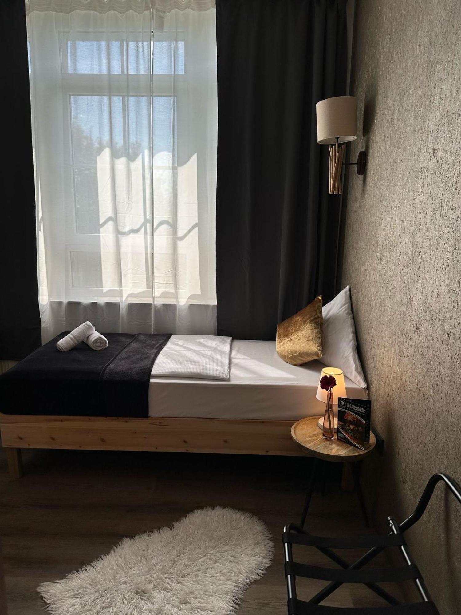 Hotel Restaurant Zum Loewen Duisburg Zewnętrze zdjęcie