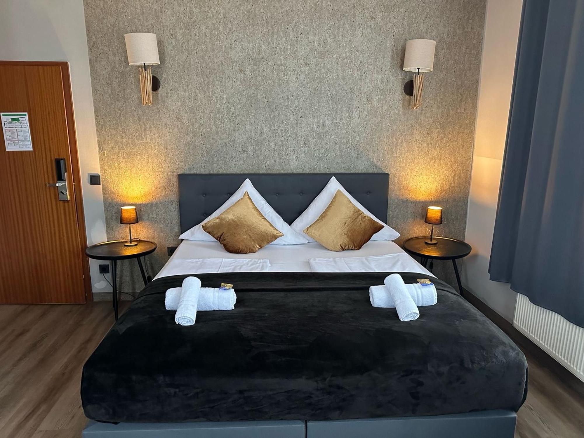 Hotel Restaurant Zum Loewen Duisburg Zewnętrze zdjęcie