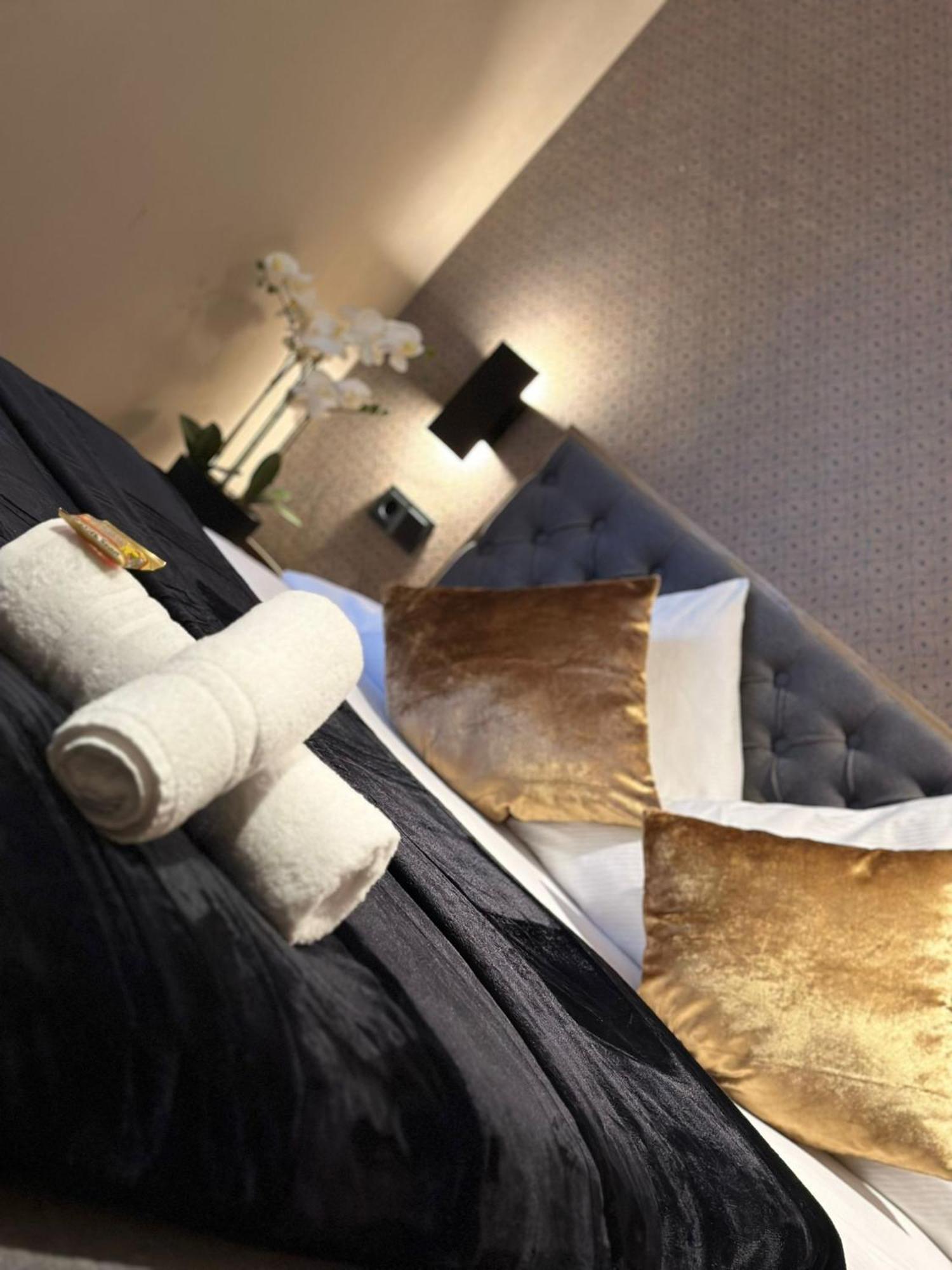 Hotel Restaurant Zum Loewen Duisburg Zewnętrze zdjęcie