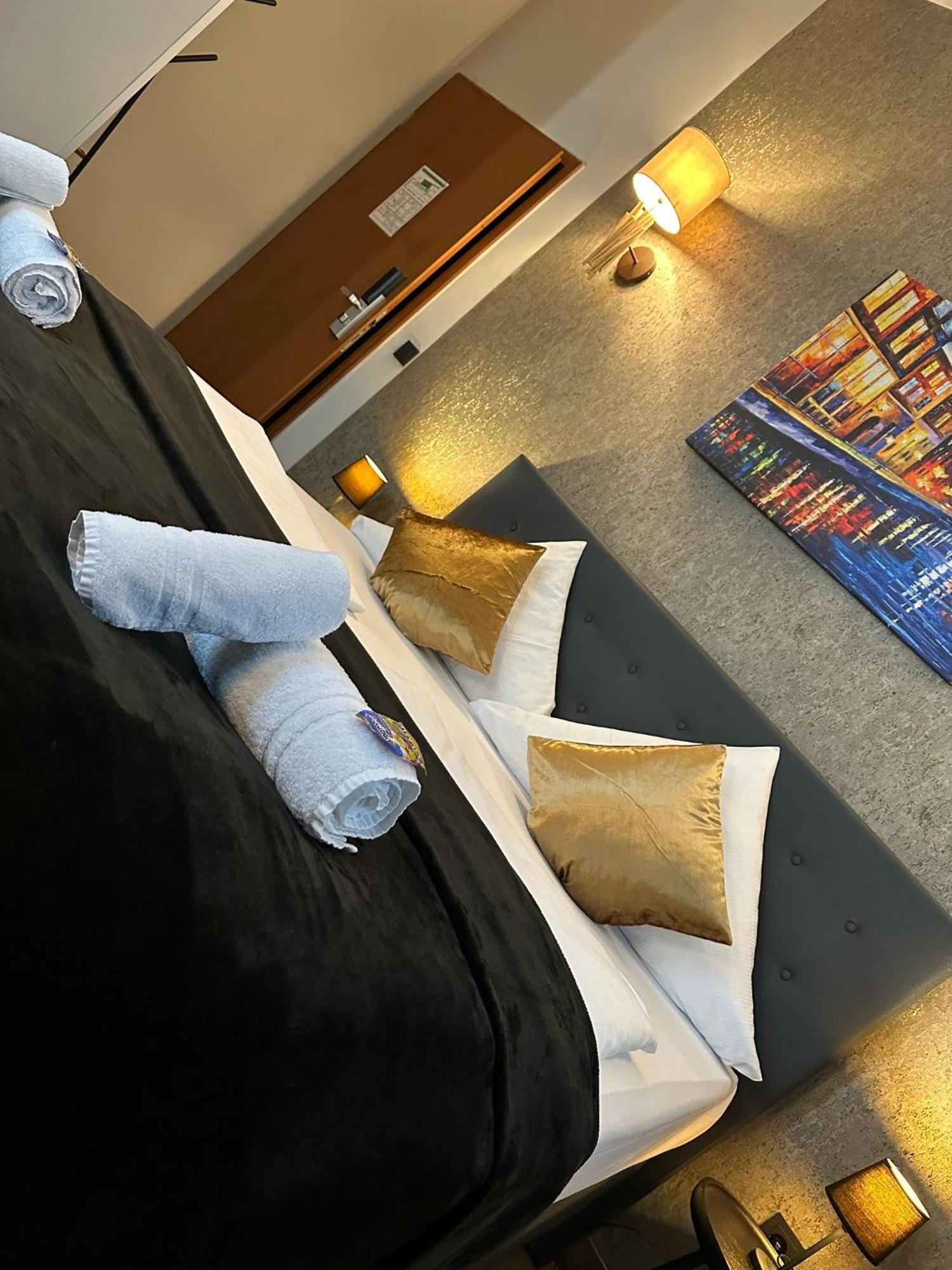 Hotel Restaurant Zum Loewen Duisburg Zewnętrze zdjęcie