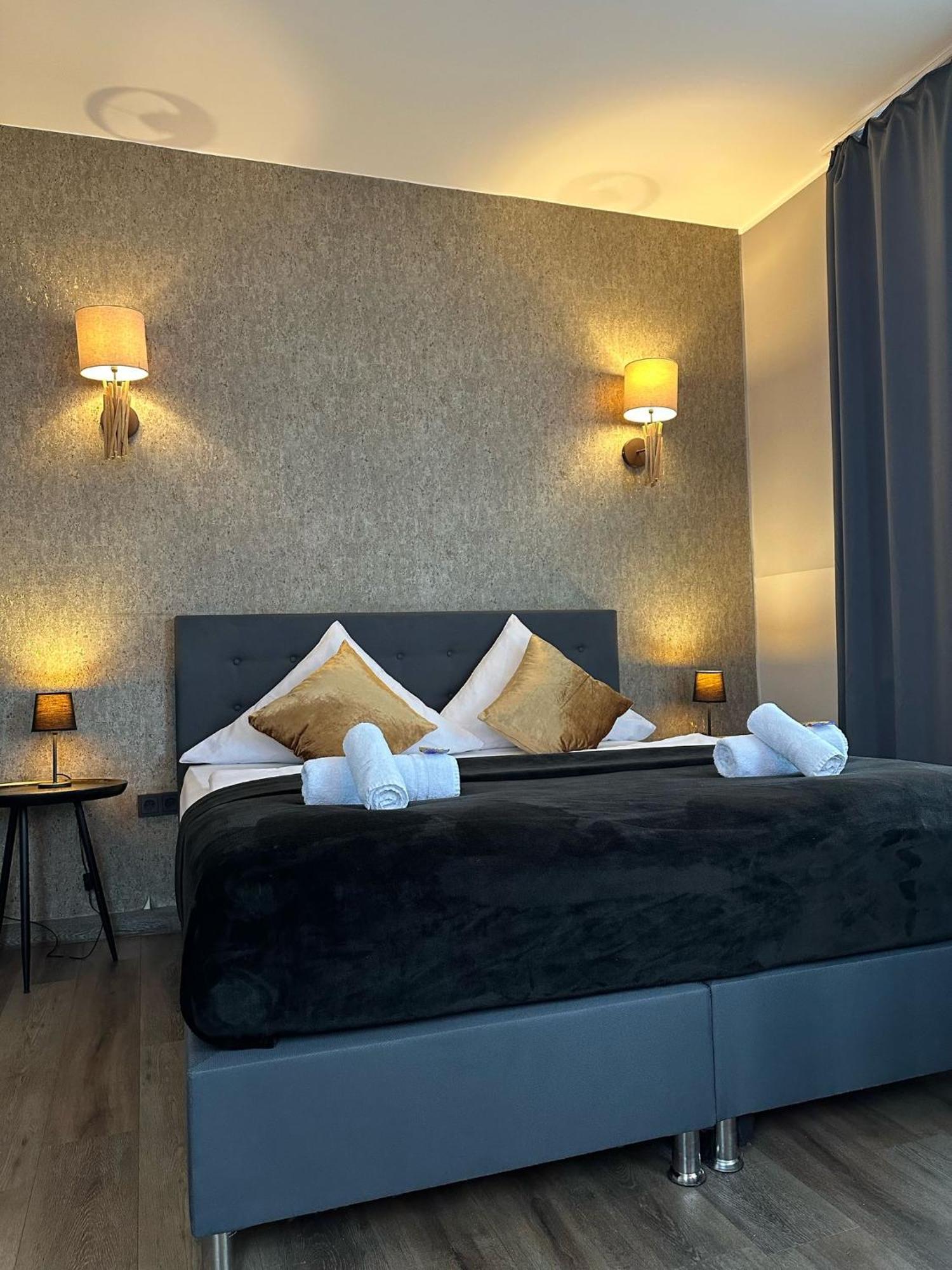 Hotel Restaurant Zum Loewen Duisburg Zewnętrze zdjęcie