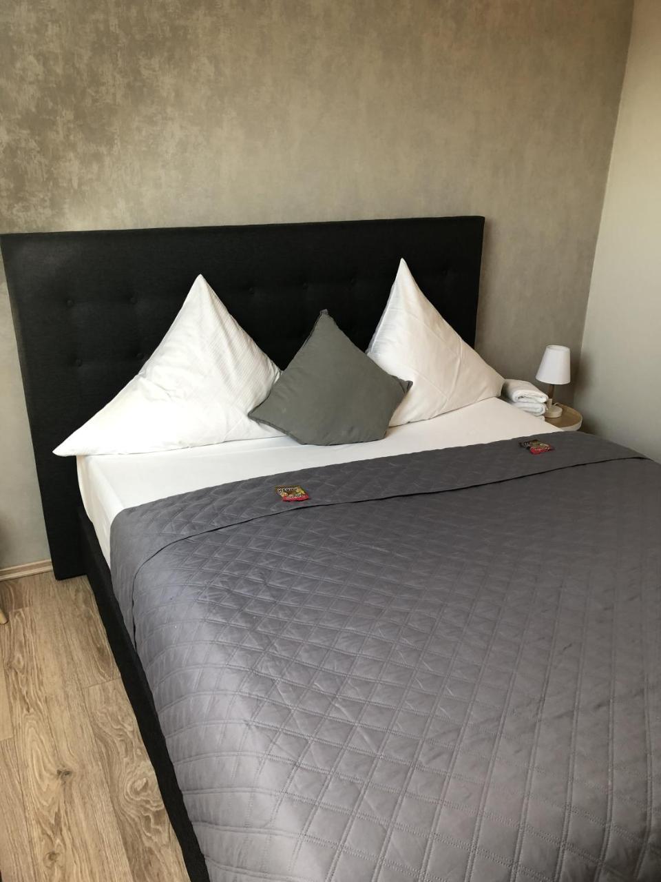 Hotel Restaurant Zum Loewen Duisburg Zewnętrze zdjęcie